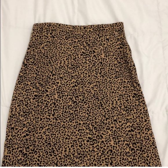 Reformation Bea Skirt in leopard - Picture 4 of 4